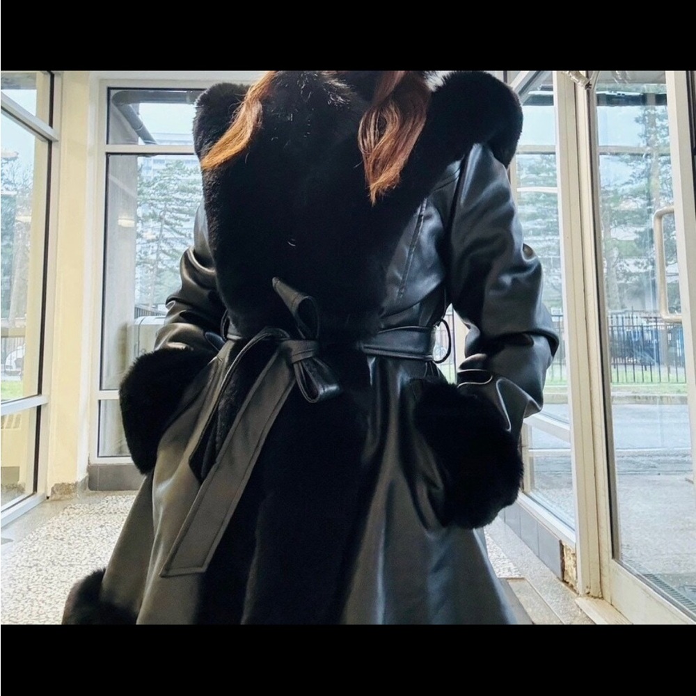 Elegant Black Faux Fur Trimmed Women's Coat